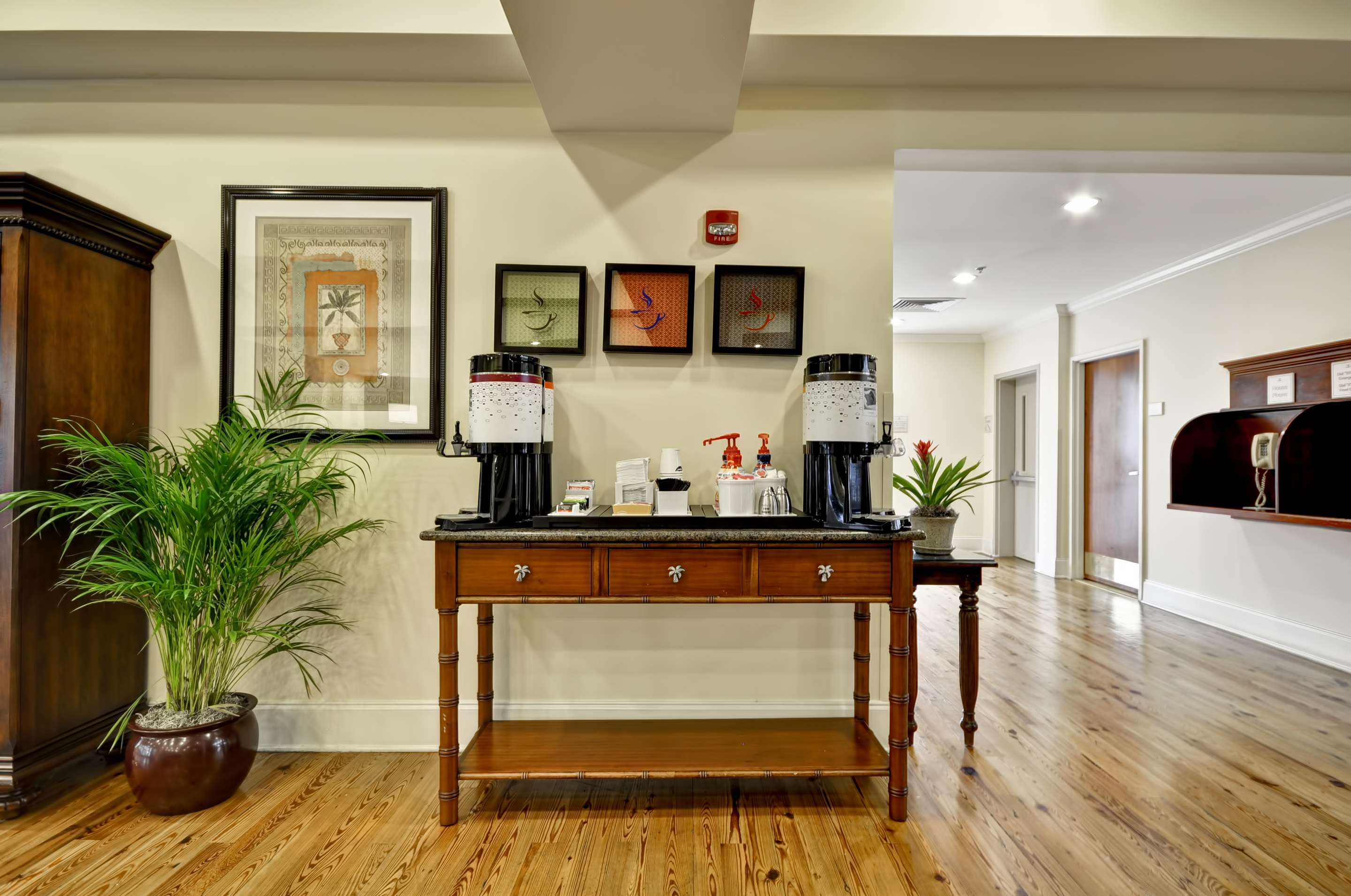 Restaurant | Hampton Inn & Suites Charleston/West Ashley