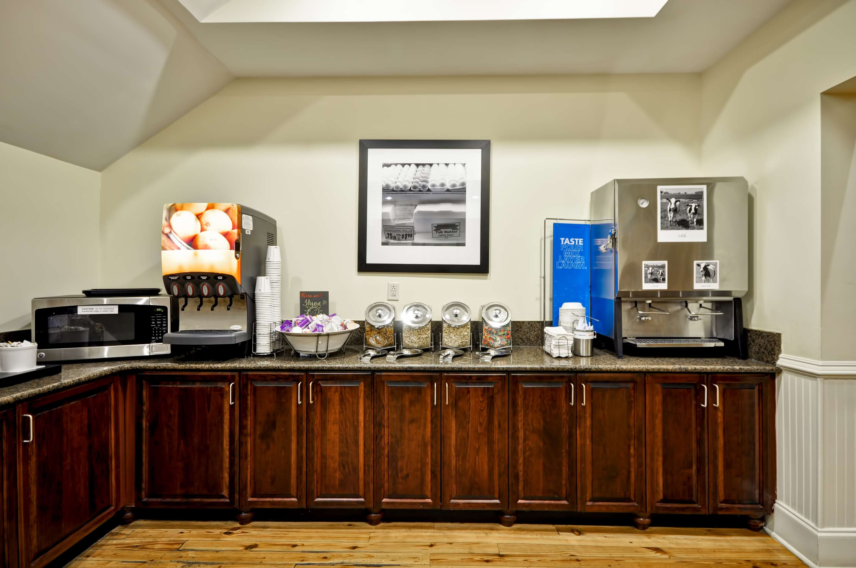 Restaurant | Hampton Inn & Suites Charleston/West Ashley