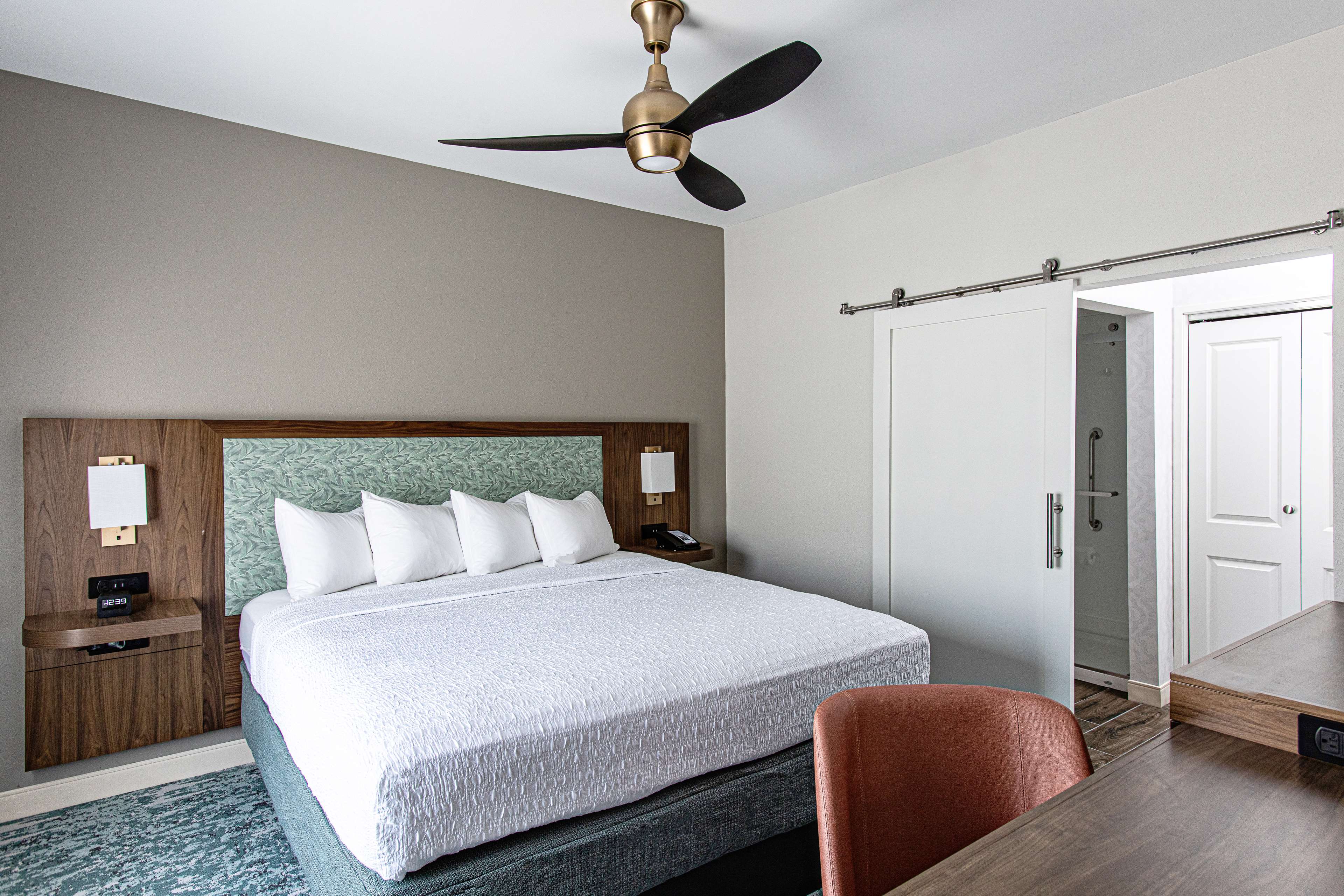 Hampton Inn & Suites Charleston/West Ashley Room Type - 1 KING 1BDRM STE KITCHETTE