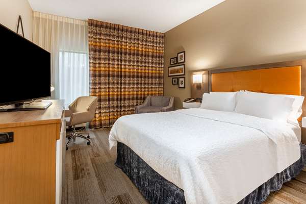  - Hampton Inn Cedar Rapids