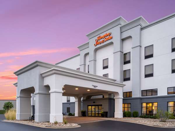Exterior view - Hampton Inn & Suites North Cedar Rapids