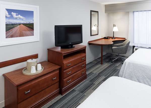  - Hampton Inn & Suites North Cedar Rapids