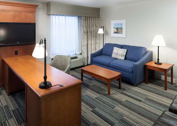  - Hampton Inn & Suites North Cedar Rapids