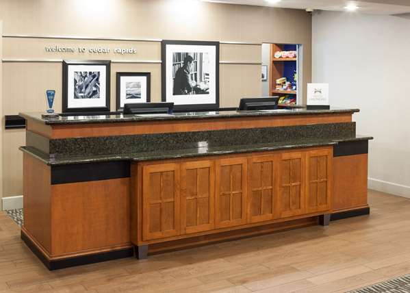  - Hampton Inn & Suites North Cedar Rapids