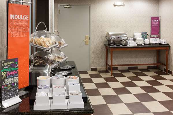 Amenities - Hampton Inn & Suites North Cedar Rapids
