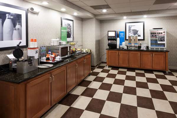 Amenities - Hampton Inn & Suites North Cedar Rapids