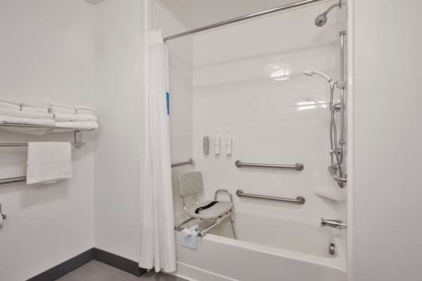  - Hampton Inn Clarion - I-80, Exit 62