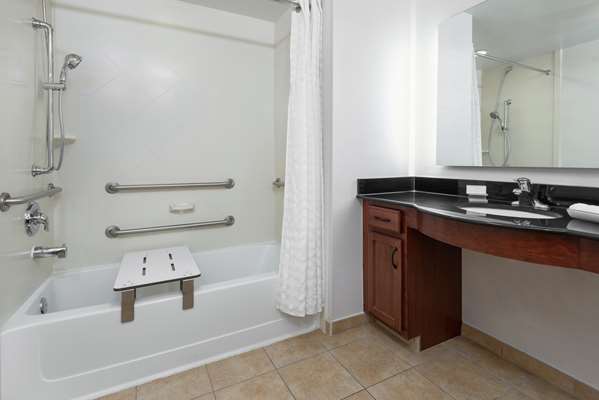 - Homewood Suites by Hilton Beachwood - I-271, Exit 29