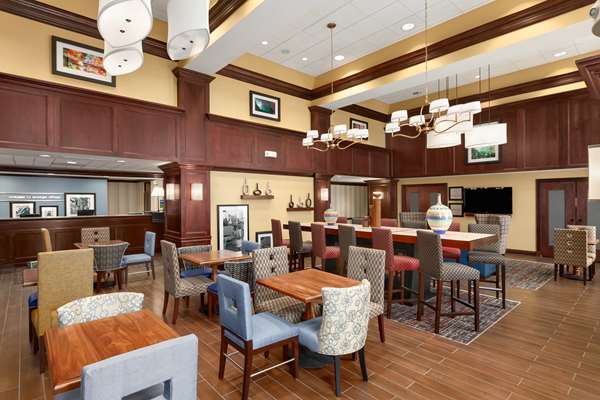  - Hampton Inn & Suites Beachwood - I-271, Exit 29