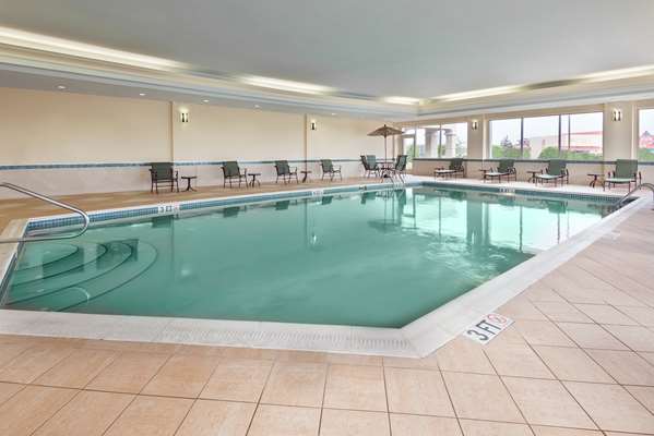 Pool - Hampton Inn & Suites Beachwood - I-271, Exit 29