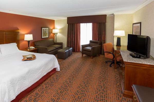  - Hampton Inn & Suites Beachwood - I-271, Exit 29