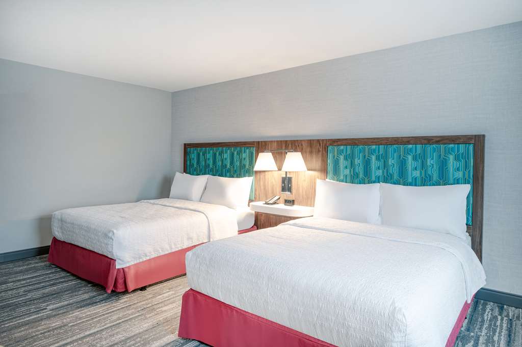 Hampton Inn Cleveland-Airport/Tiedeman Rd.-guestroom-Guest Room,On-Site.jpg