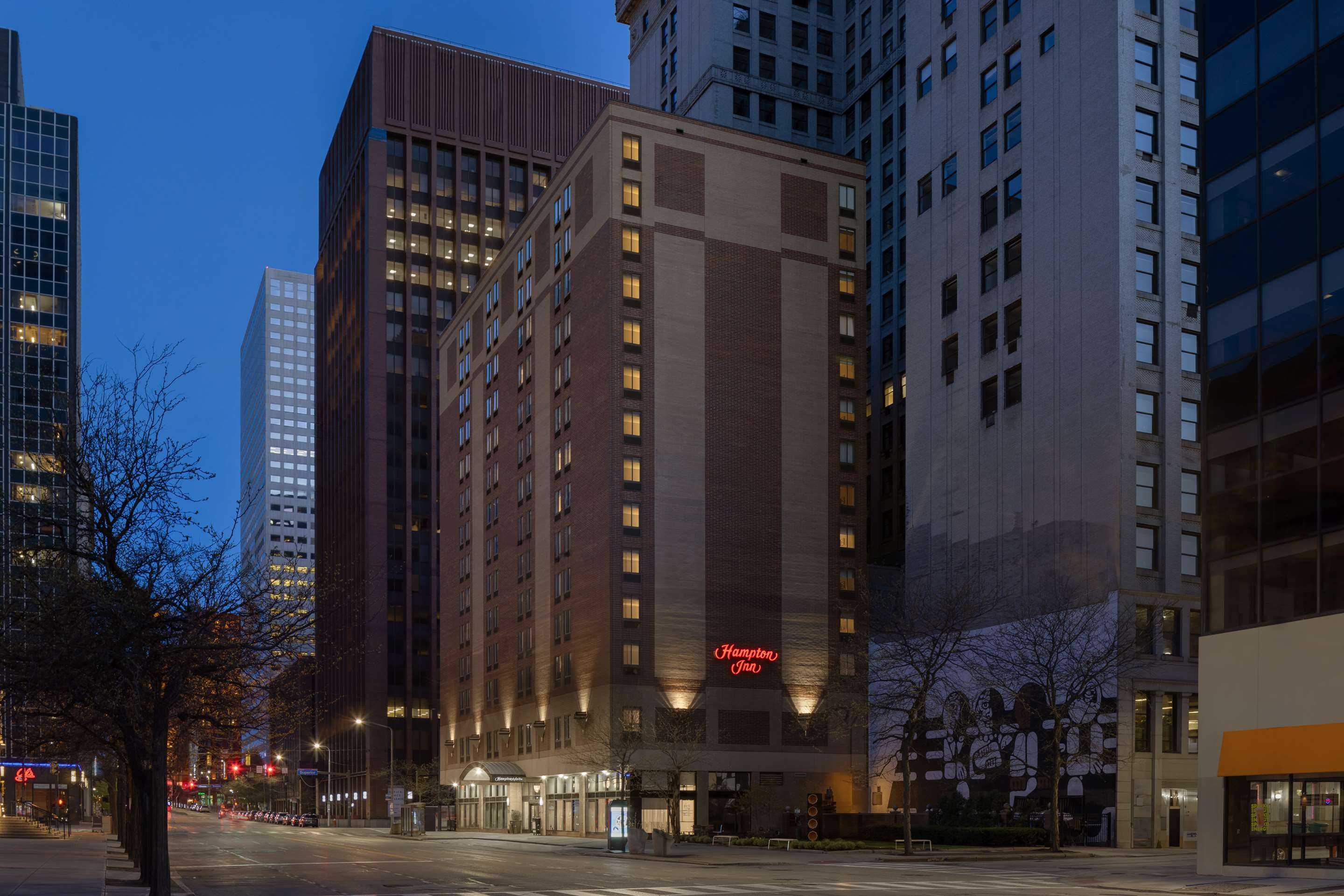 Exterior | Hampton Inn Cleveland-Downtown
