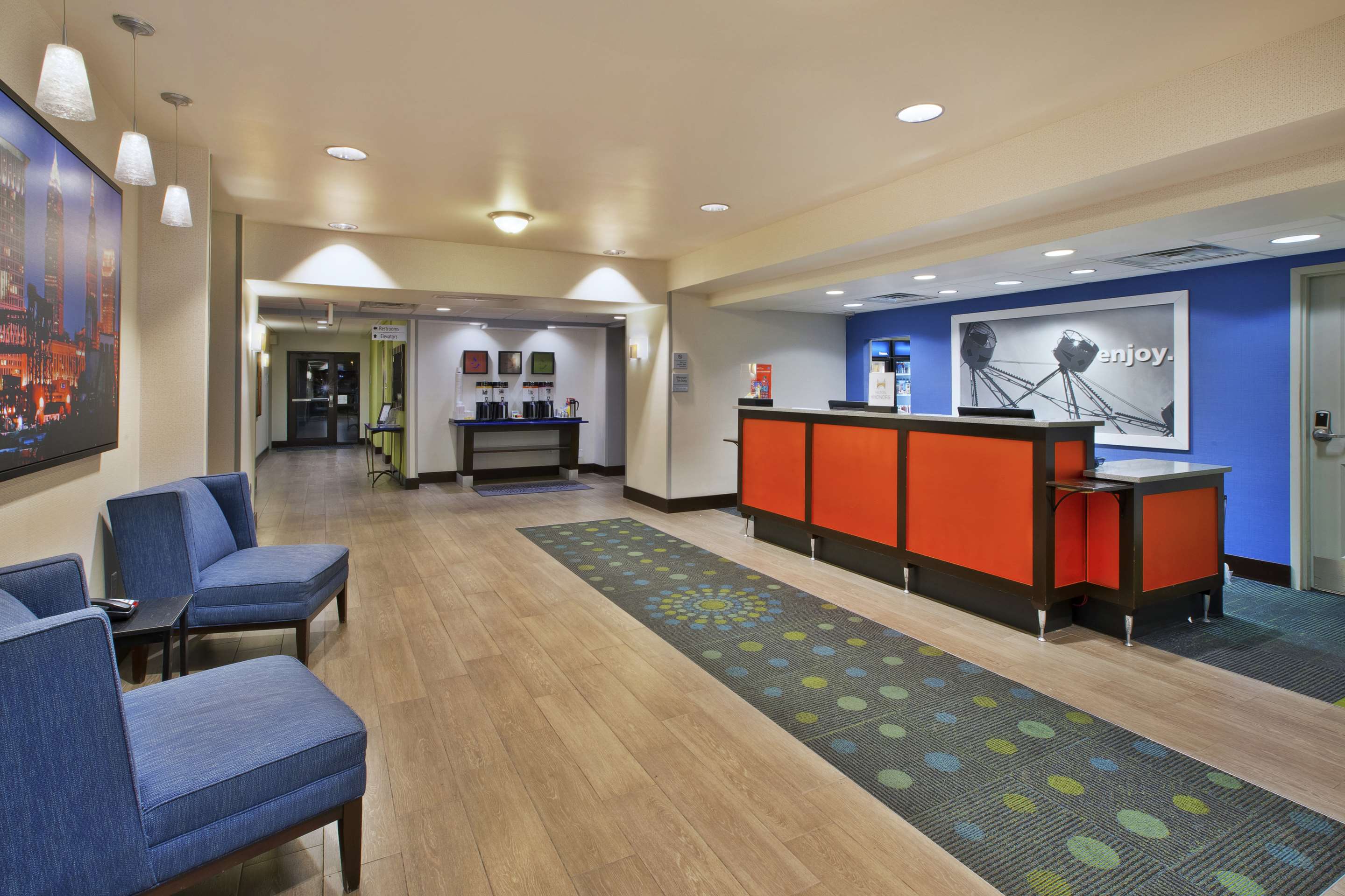 Reception | Hampton Inn & Suites Elyria