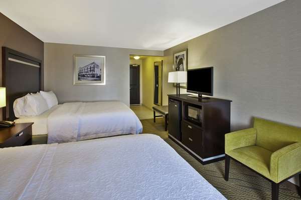  - Hampton Inn & Suites Elyria - I-80, Exit 145