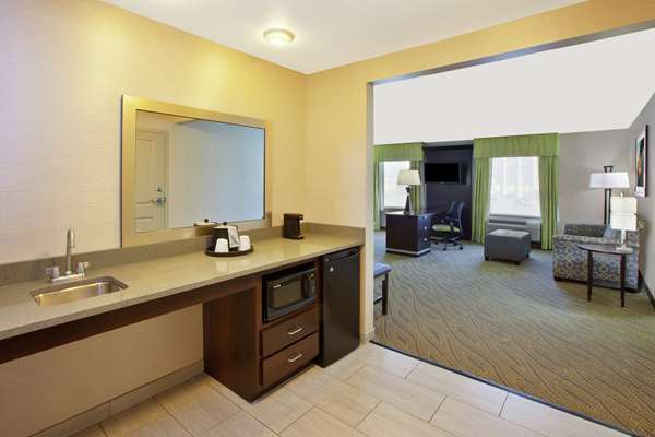  - Hampton Inn & Suites Elyria - I-80, Exit 145