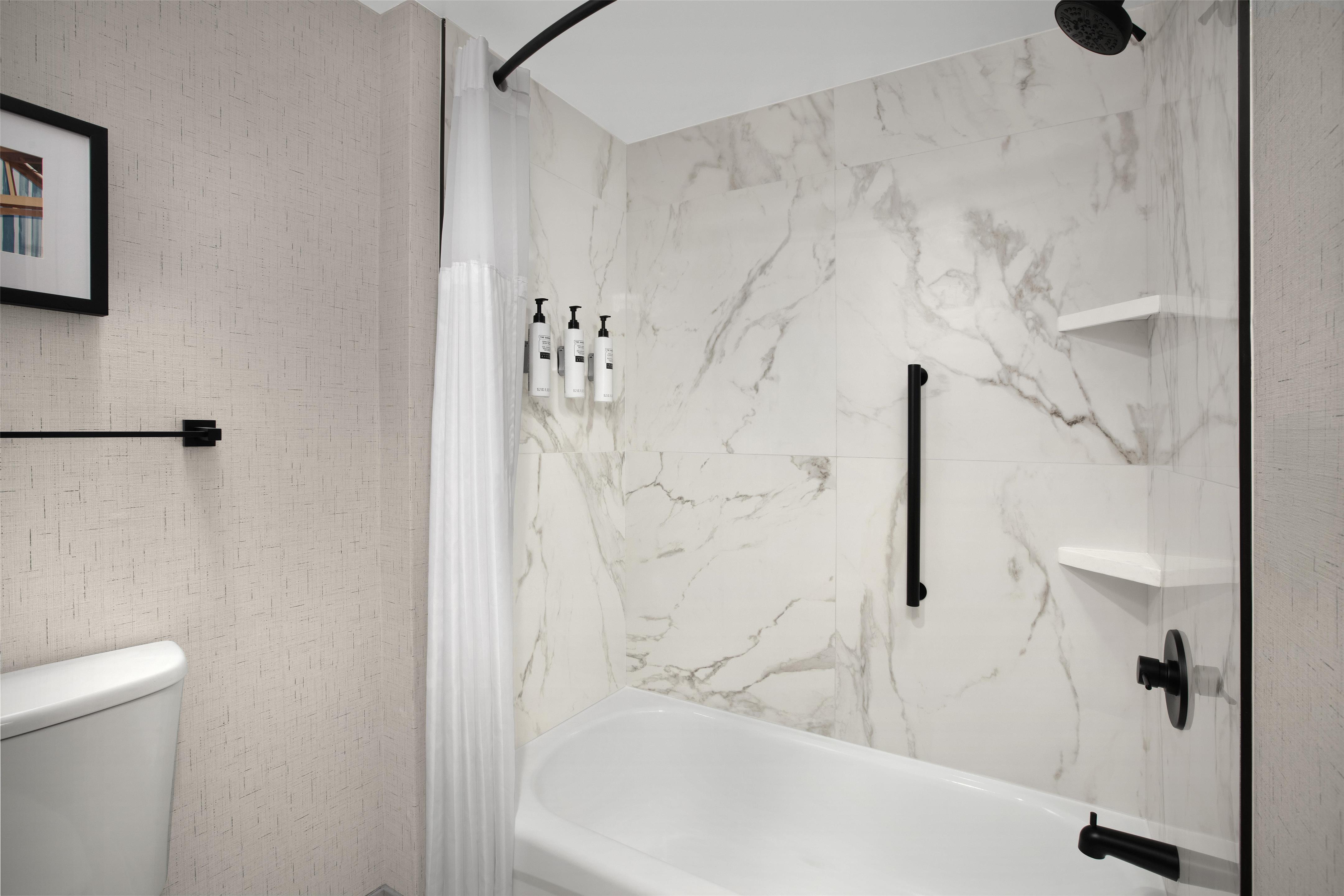 Guest room bath