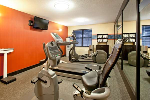 Fitness/ Exercise Room - Hampton Inn & Suites Independence