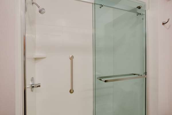  - Hampton Inn & Suites Independence