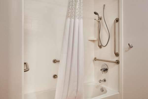  - Hampton Inn & Suites Independence