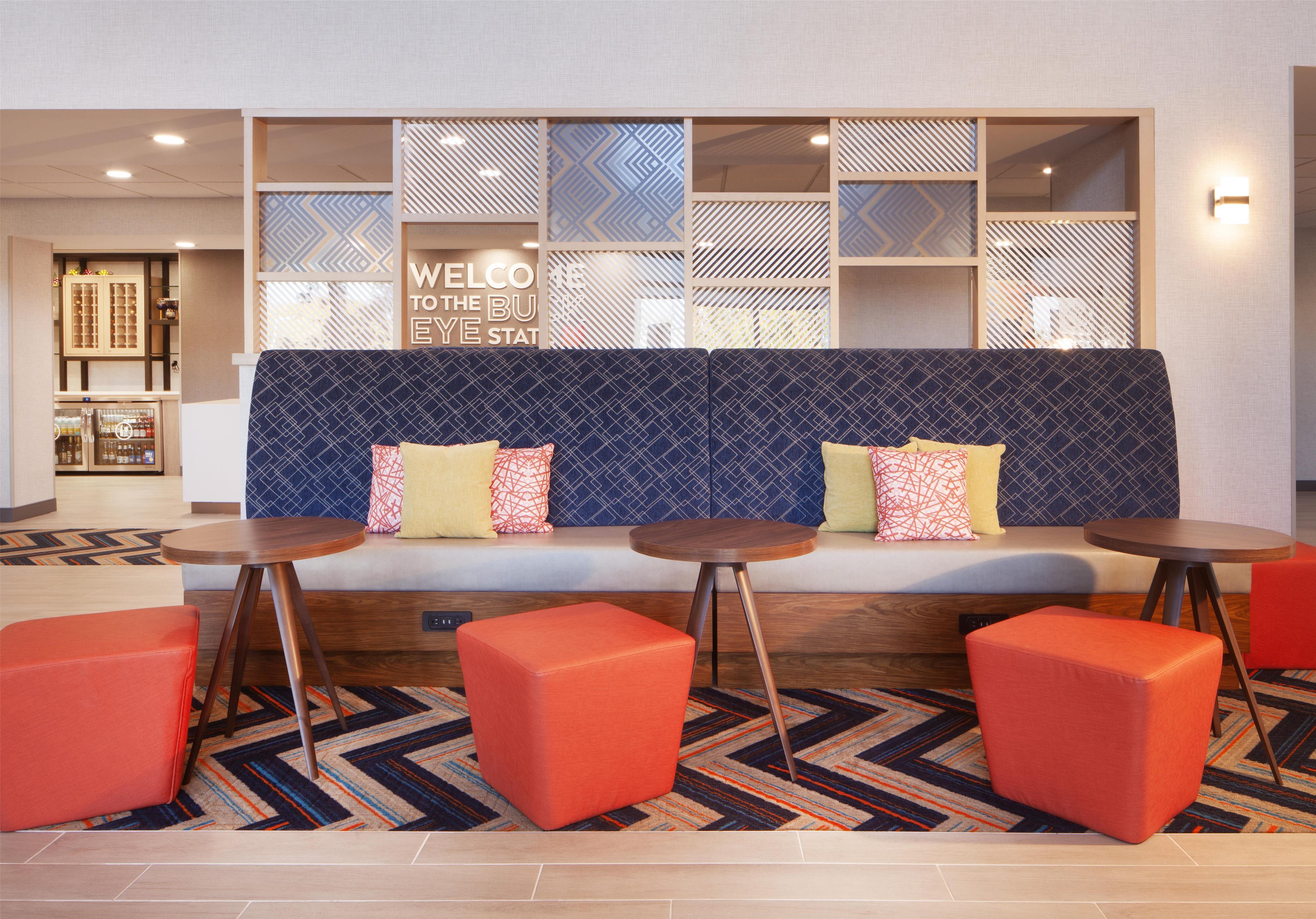Lobby | Hampton Inn & Suites Cleveland Mentor