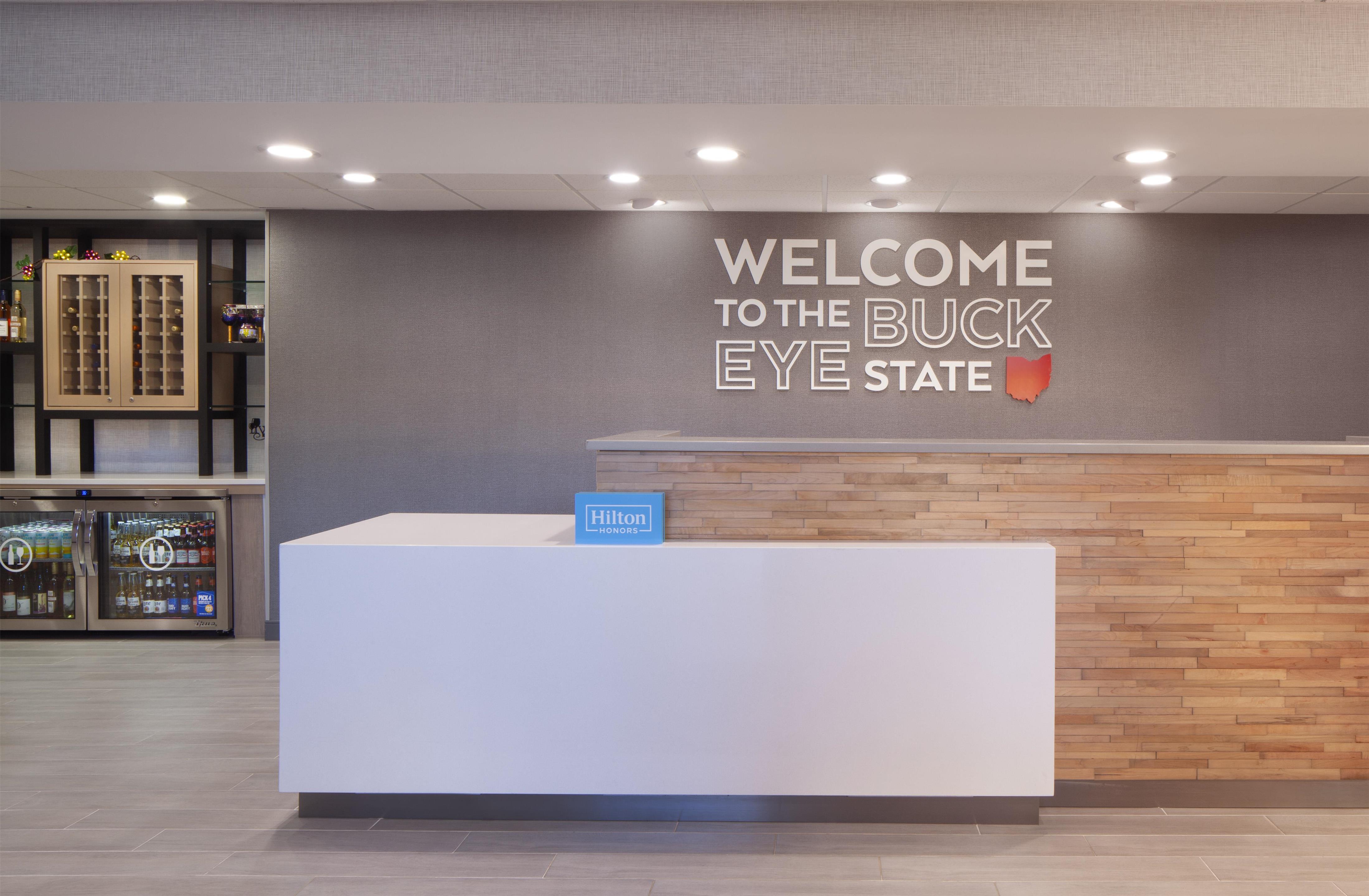 Reception | Hampton Inn & Suites Cleveland Mentor