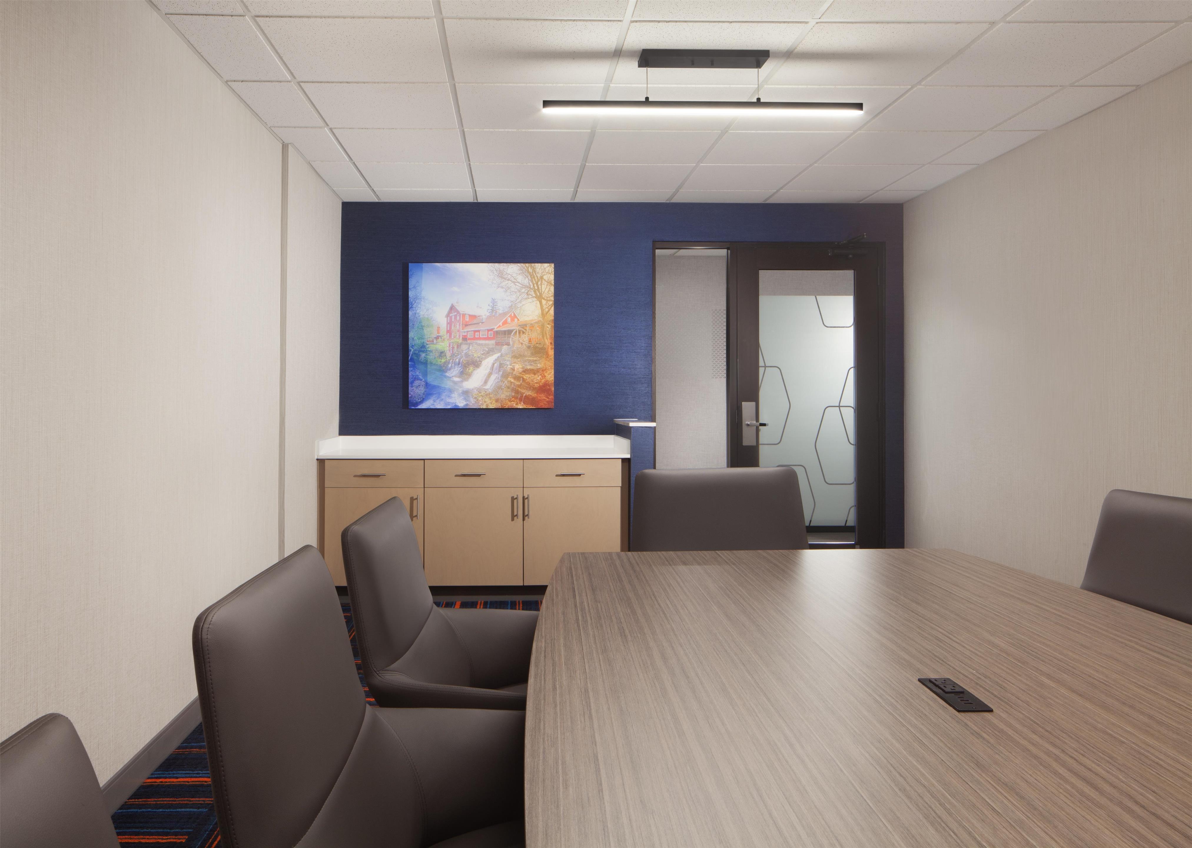 Meeting Room | Hampton Inn & Suites Cleveland Mentor