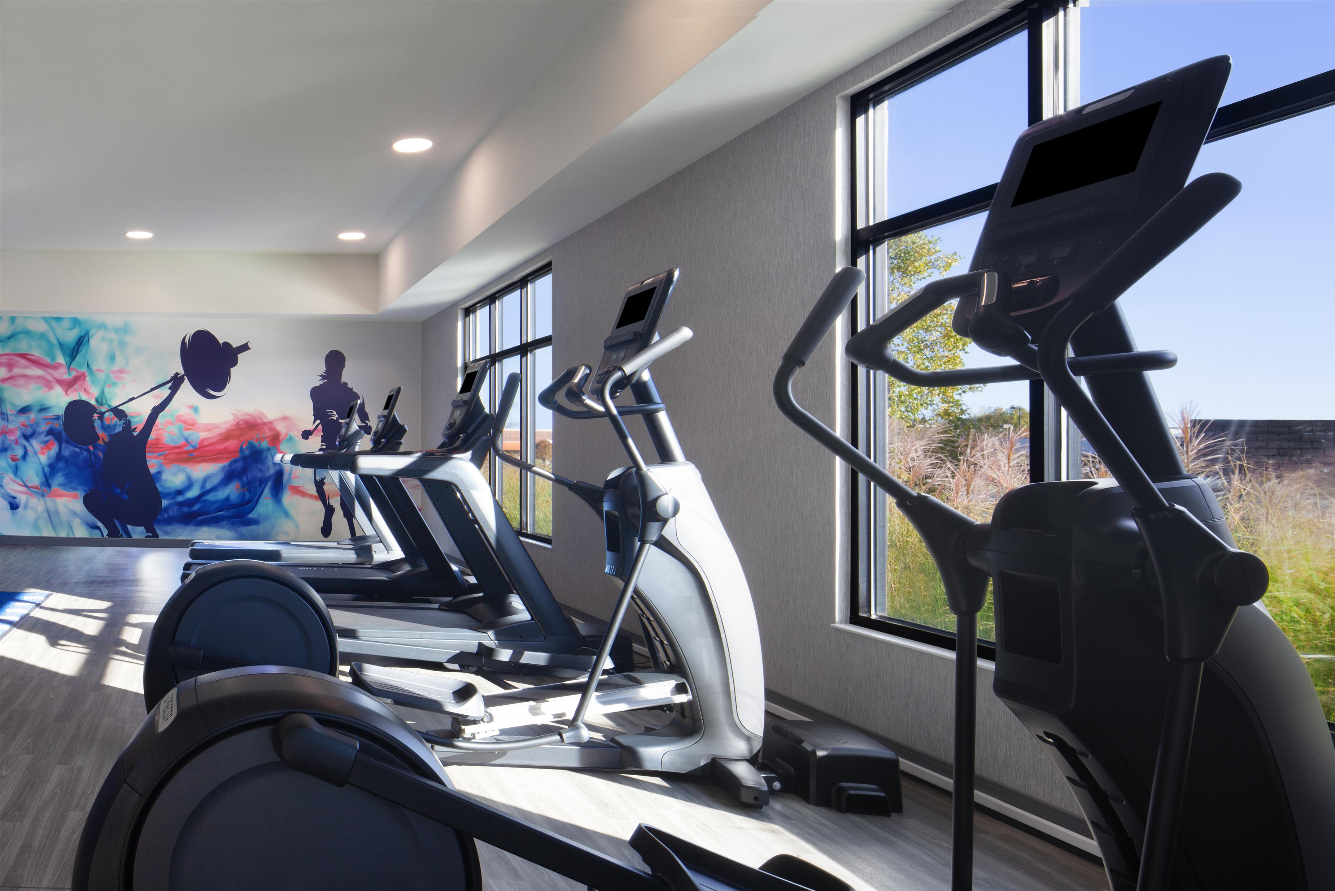 Health club fitness center gym | Hampton Inn & Suites Cleveland Mentor