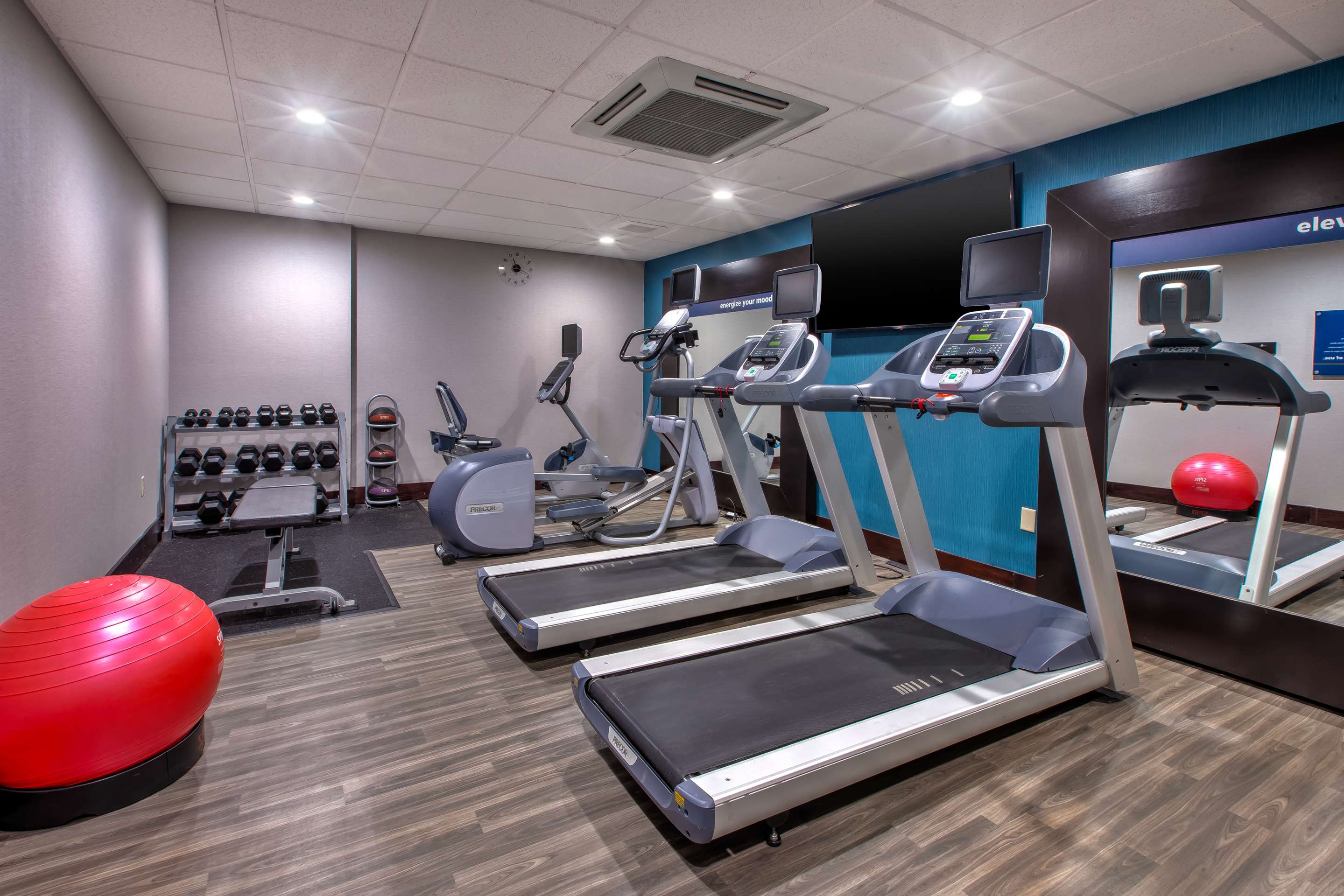 Health club fitness center gym | Hampton Inn & Suites Cleveland-Airport/Middleburg Heights