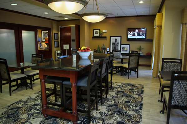 Restaurant - Hampton Inn Clinton