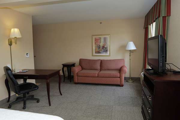  - Hampton Inn Clinton
