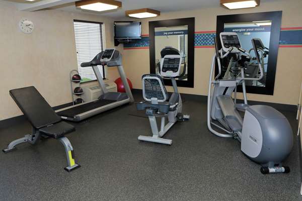 Fitness/ Exercise Room - Hampton Inn Clinton
