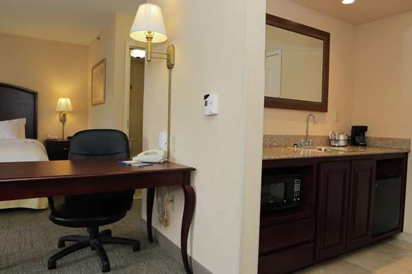 - Hampton Inn Clinton