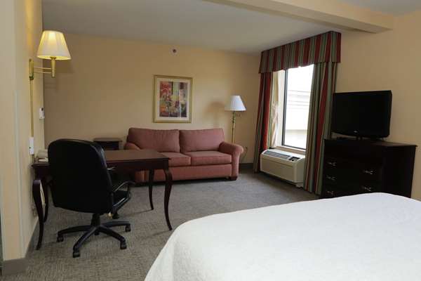  - Hampton Inn Clinton