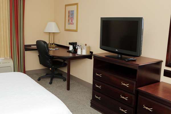  - Hampton Inn Clinton