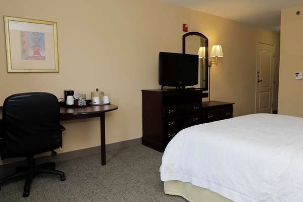  - Hampton Inn Clinton