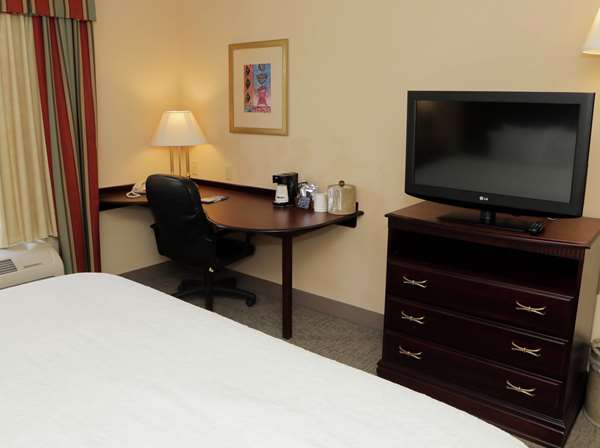  - Hampton Inn Clinton