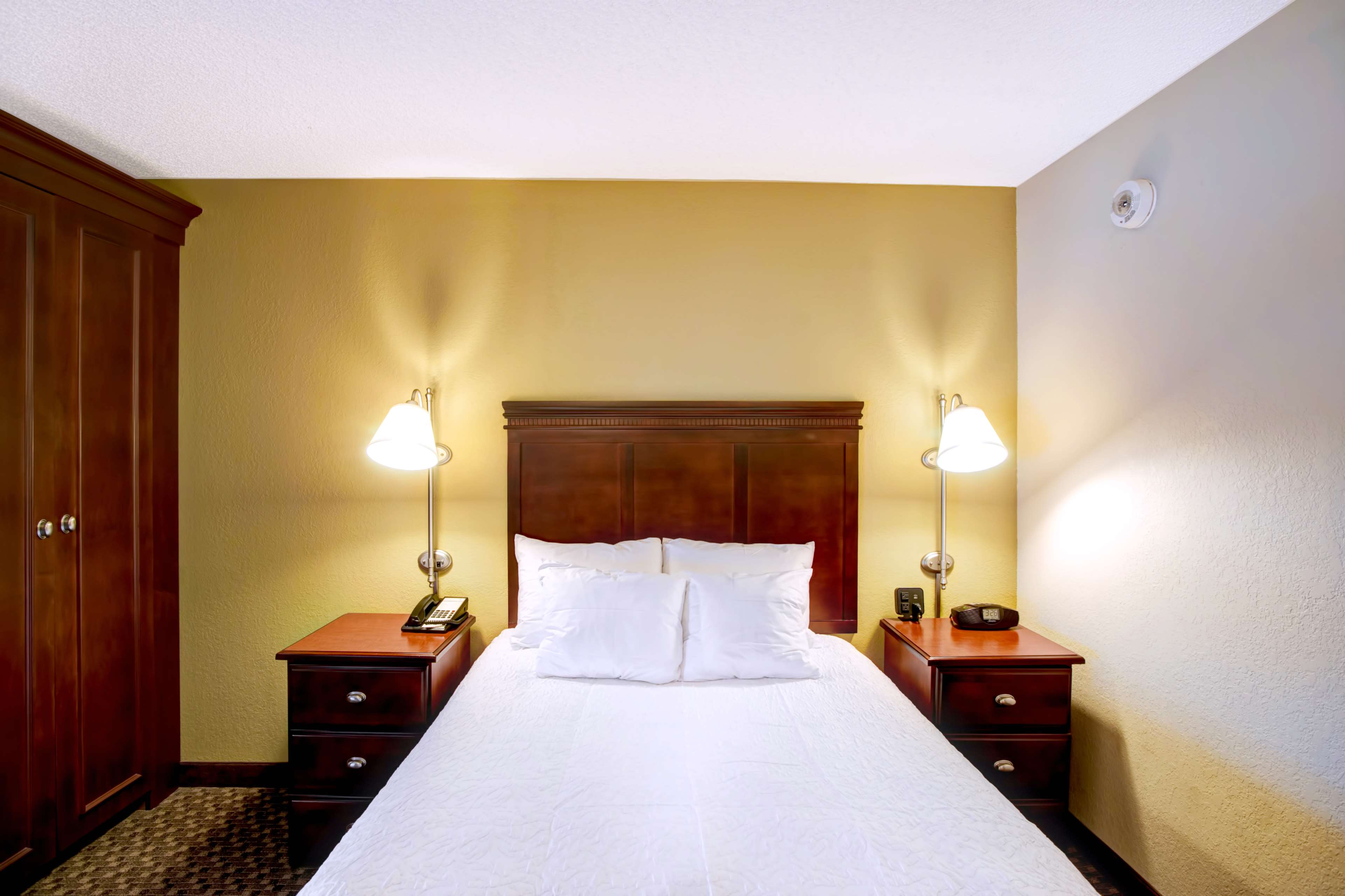 Hampton Inn College Station Room Type - 1DBL MOB HEAR ACC W TUB NS