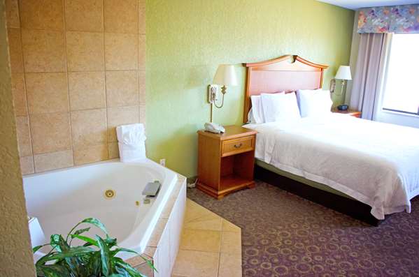  - Hampton Inn & Suites College Station