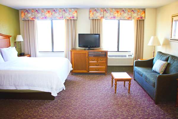  - Hampton Inn & Suites College Station