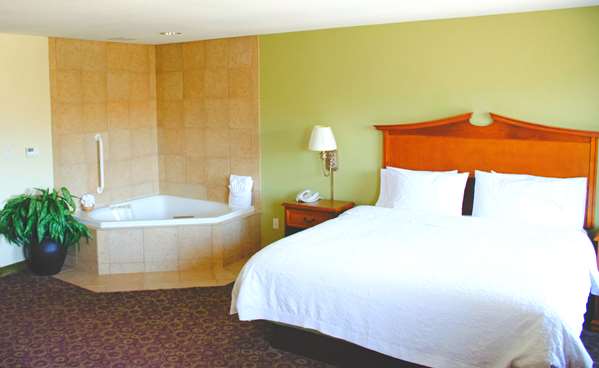  - Hampton Inn & Suites College Station