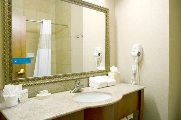  - Hampton Inn & Suites College Station