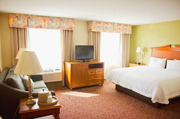  - Hampton Inn & Suites College Station