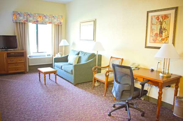  - Hampton Inn & Suites College Station