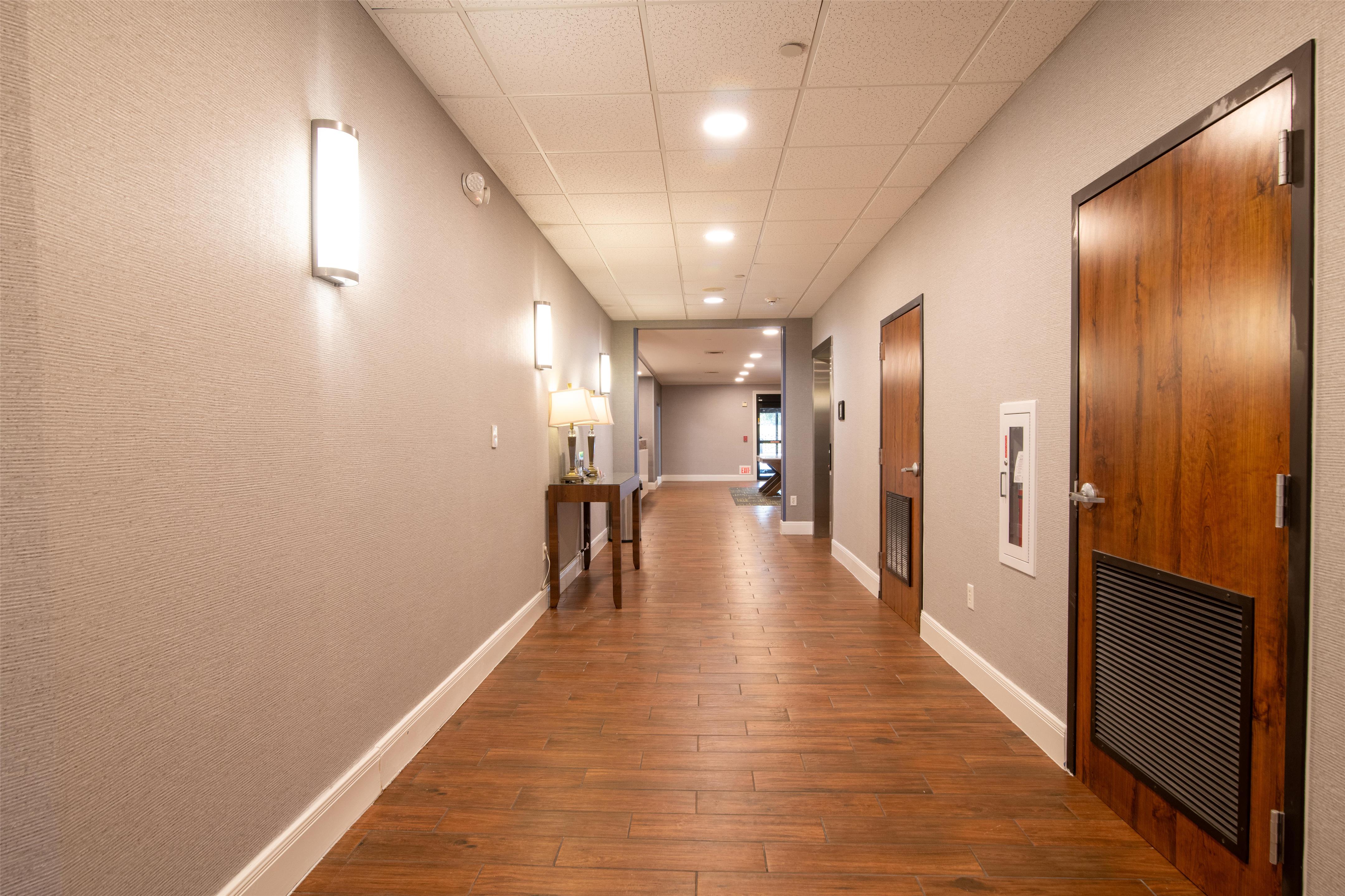 Lobby | Hampton Inn & Suites College Station