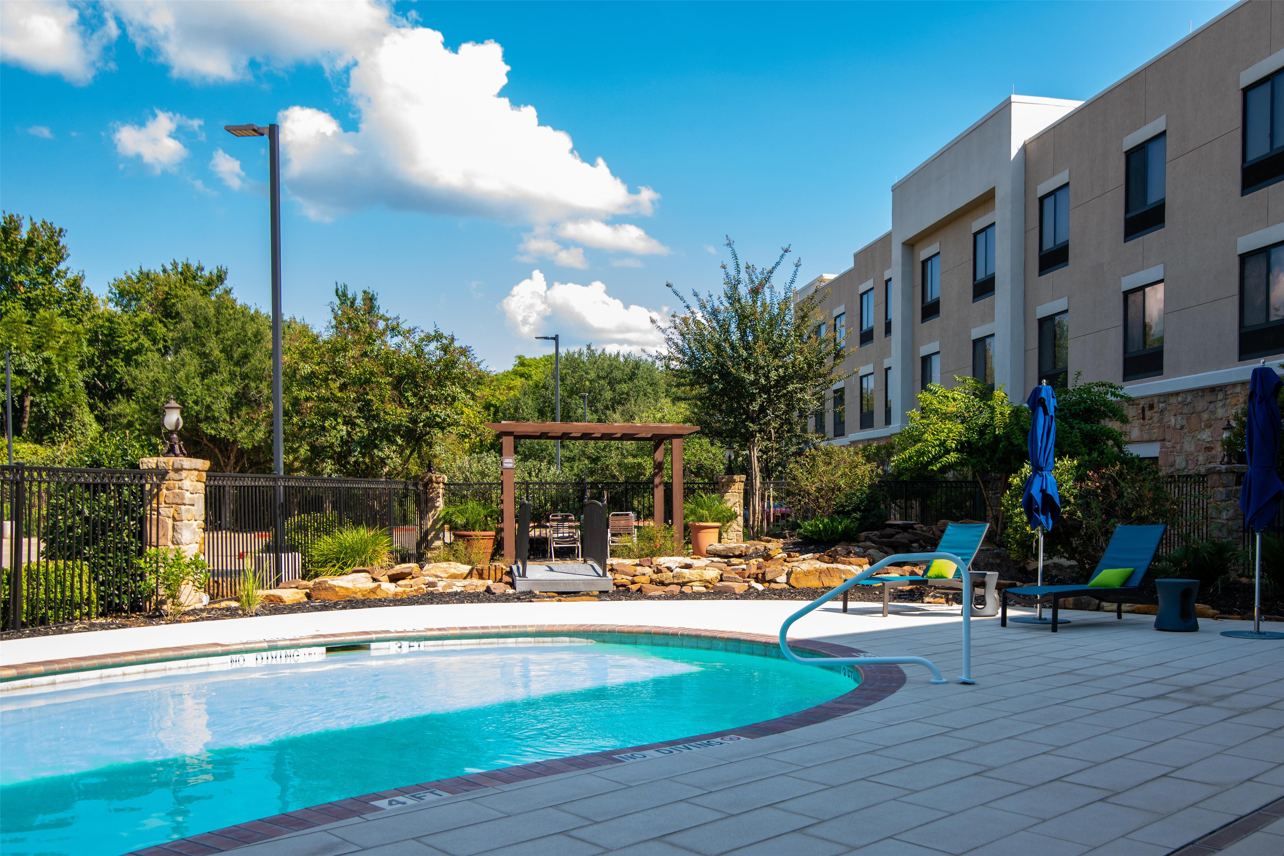 Pool | Hampton Inn & Suites College Station