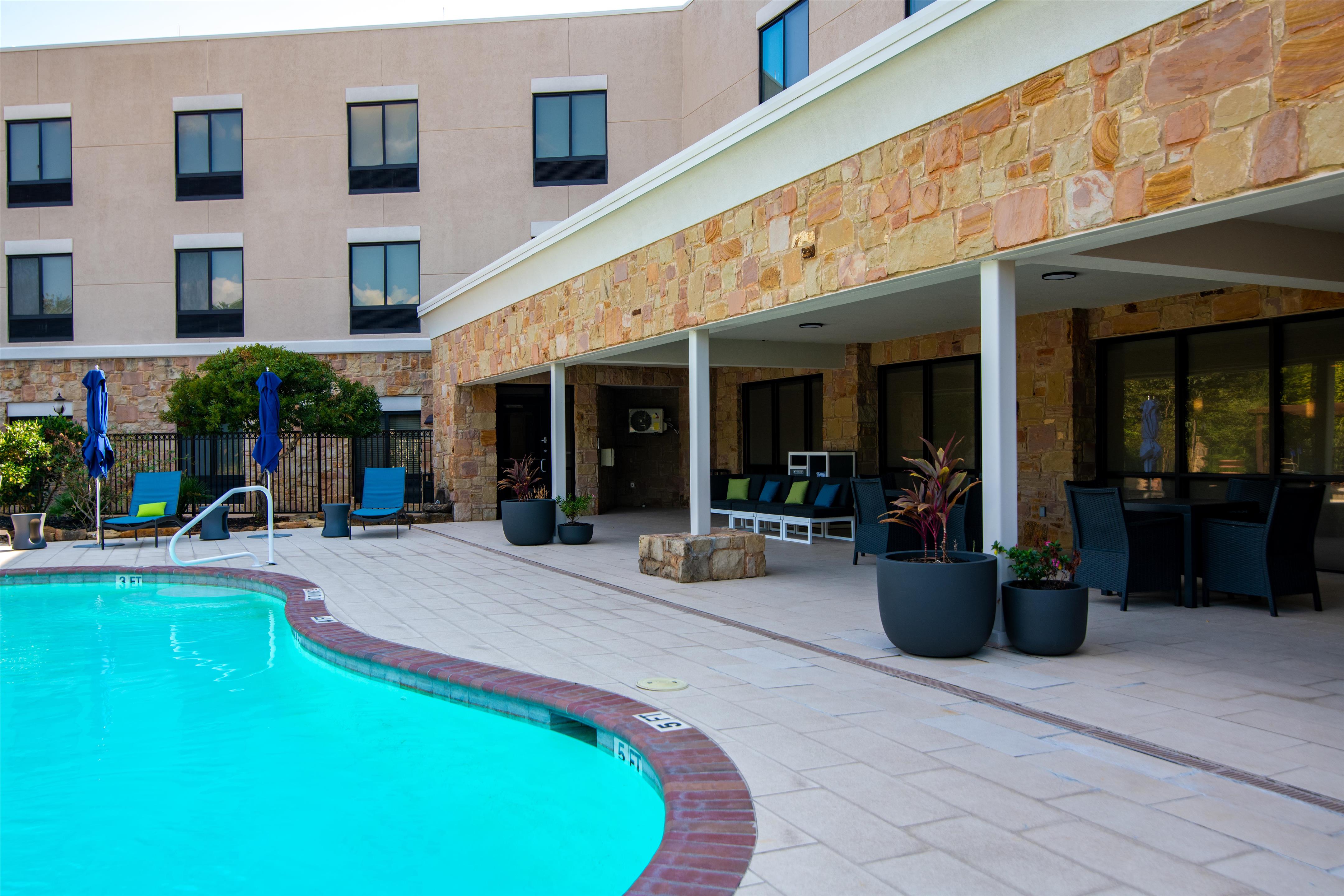 Pool | Hampton Inn & Suites College Station