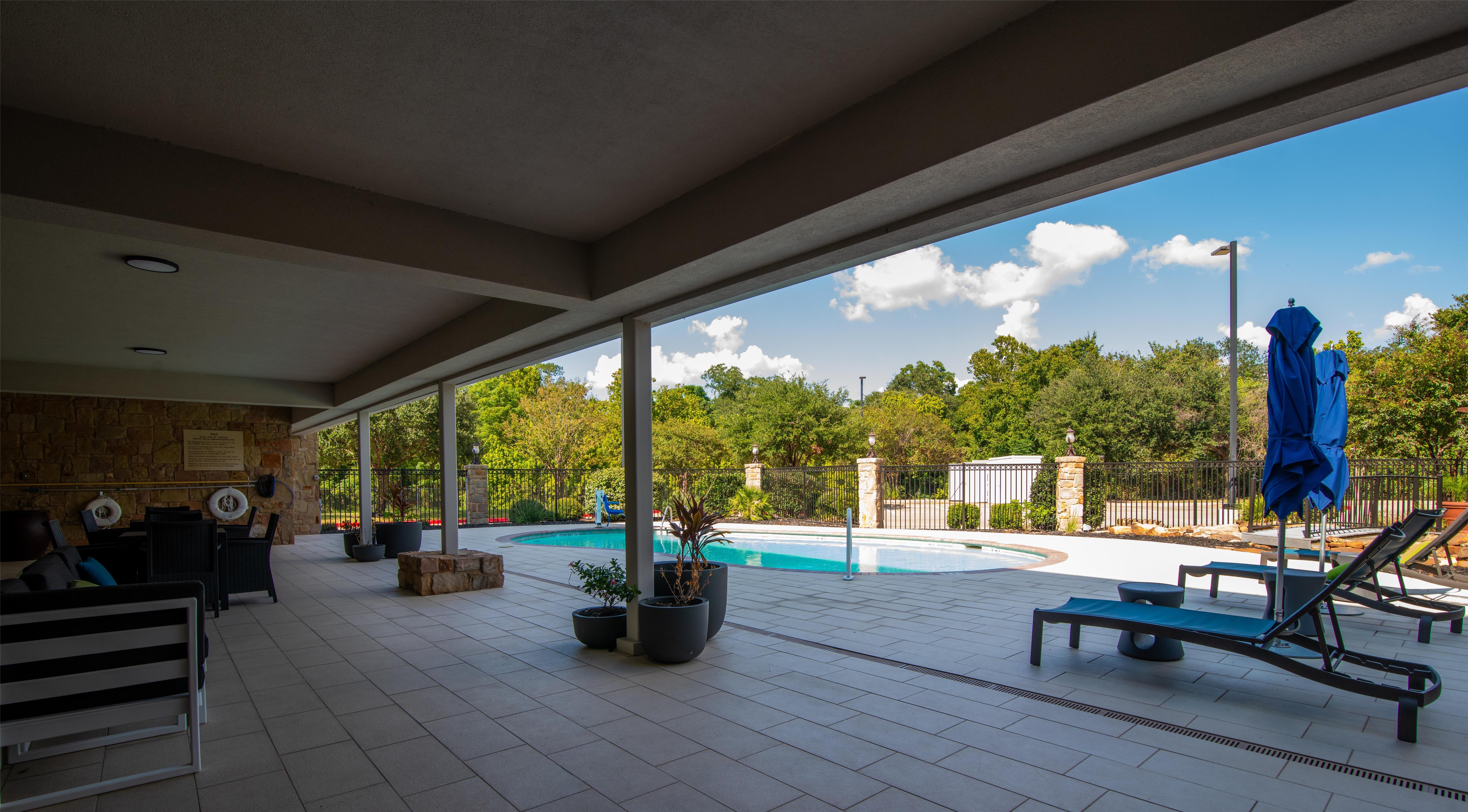Pool | Hampton Inn & Suites College Station