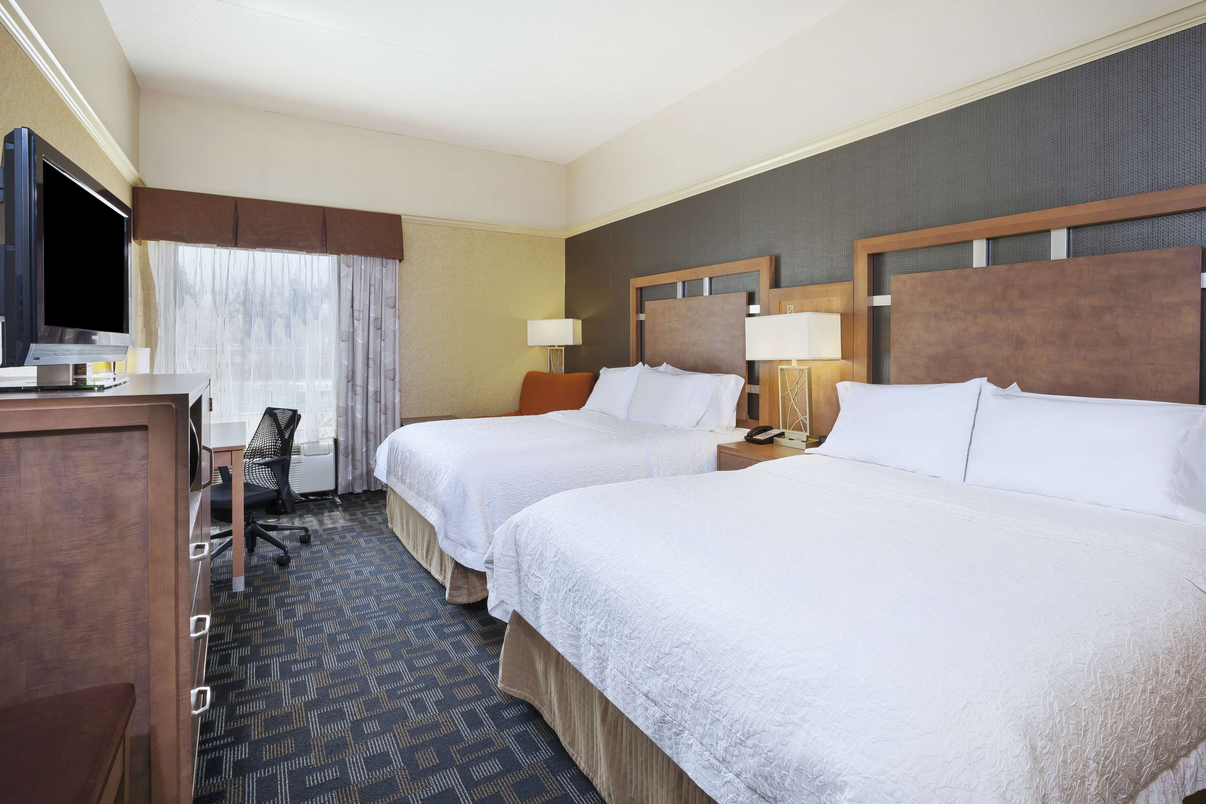 HAMPTON INN CLINTON NJ - Tap to explore photos