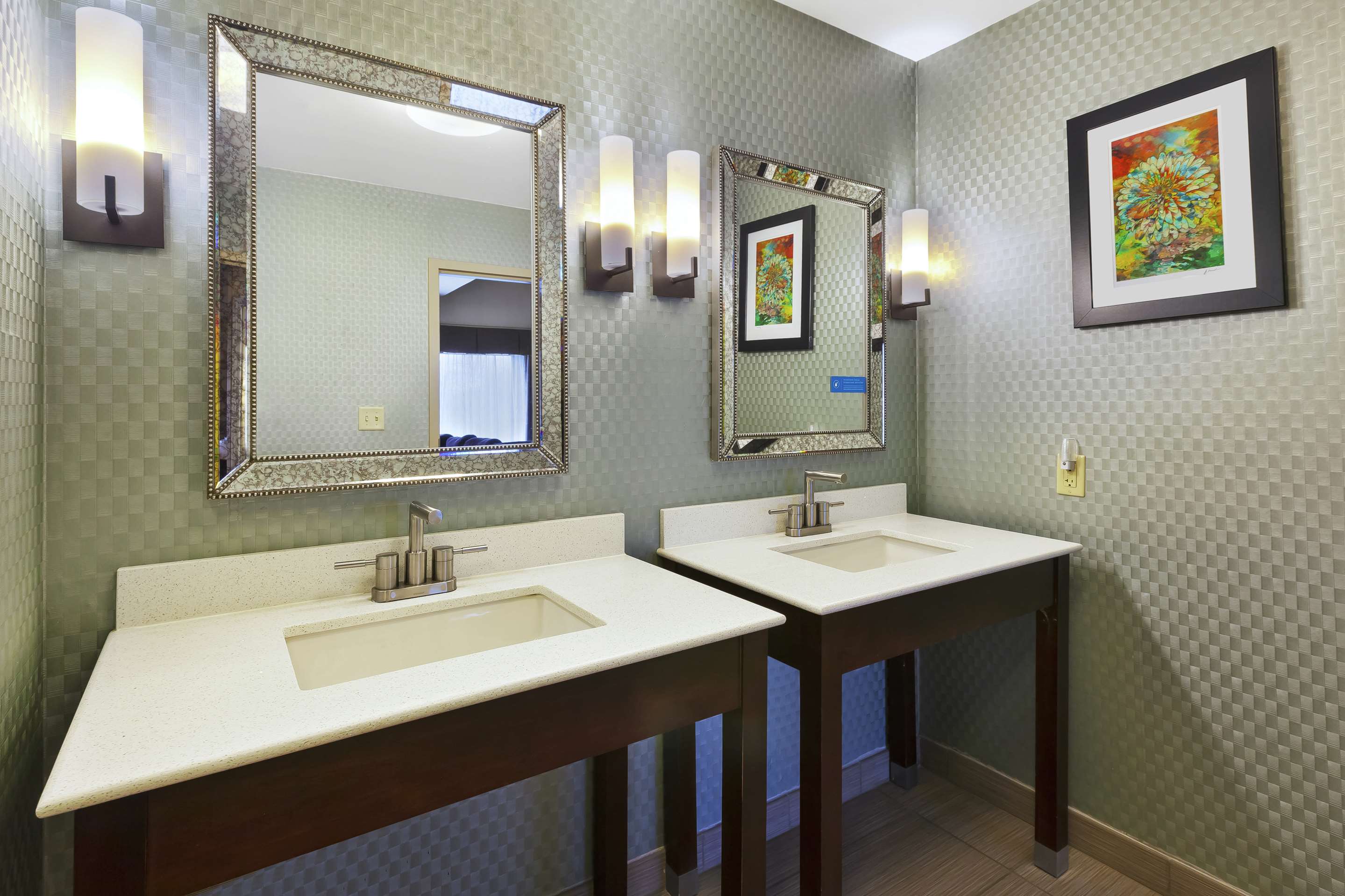 Guest room bath